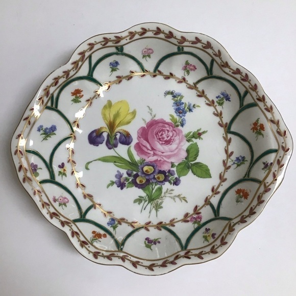 Vintage Heirloom by Toyo Floral Bowl Gold Trim Garden Bouquet Scalloped Leaves - Picture 5 of 12